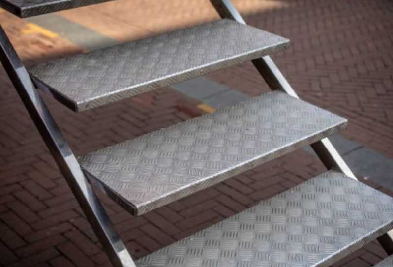 Fabricante de Escada Caracol Pré Moldada Contato Ubiratã - Fabricante de Escada Articulada