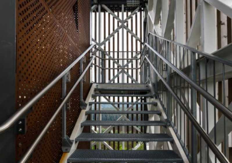 Fabricante de Escada de Alumínio Extensiva Contato Santo Antônio do Sudoeste - Fabricante de Escada Caracol Pré Moldada